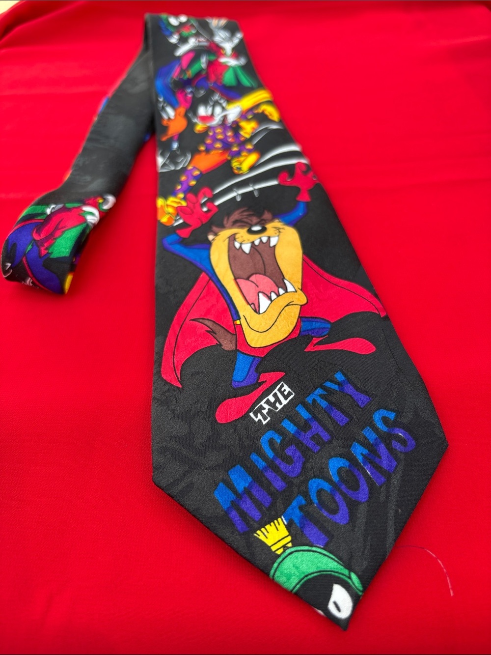 Warner Bros. Looney Tunes vintage Mighty Toons tie!